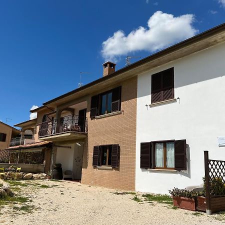 La Casa Di Demetra. Un Paradiso Tra Gli Olivi. Montecchio  Bagian luar foto