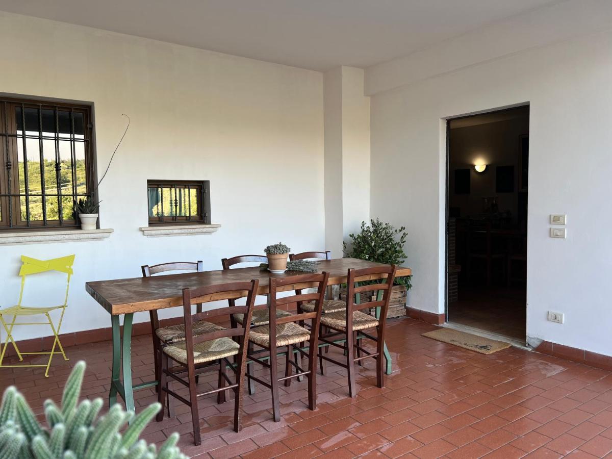 La Casa Di Demetra. Un Paradiso Tra Gli Olivi. Montecchio  Bagian luar foto