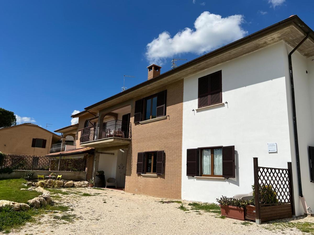 La Casa Di Demetra. Un Paradiso Tra Gli Olivi. Montecchio  Bagian luar foto